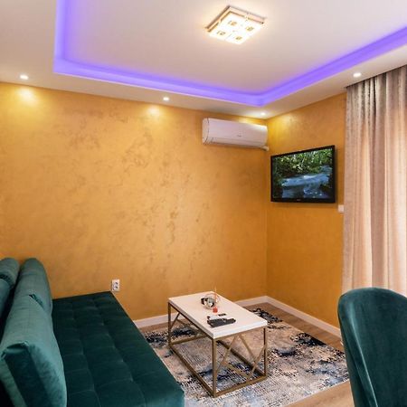 Foca Apartmani "Story Lux" Esterno foto
