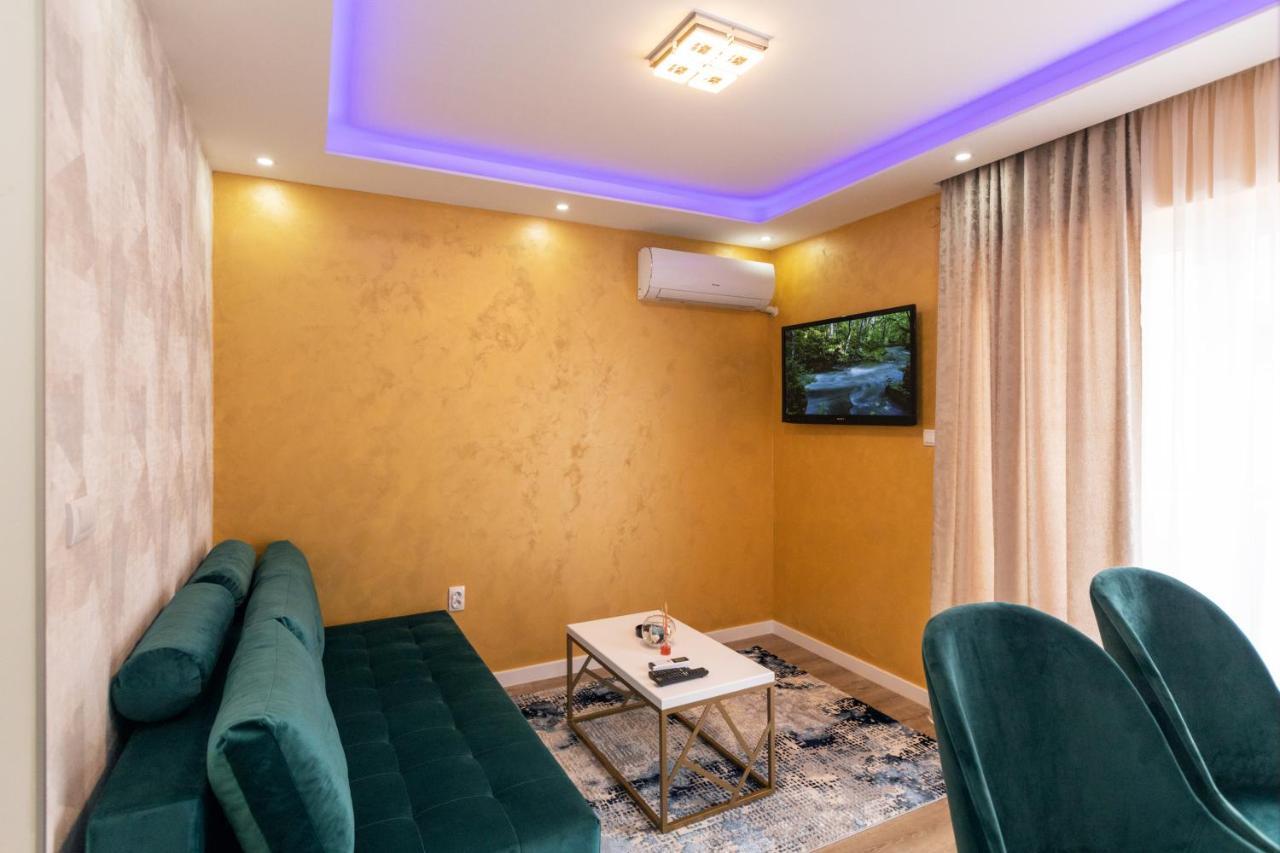 Foca Apartmani "Story Lux" Esterno foto